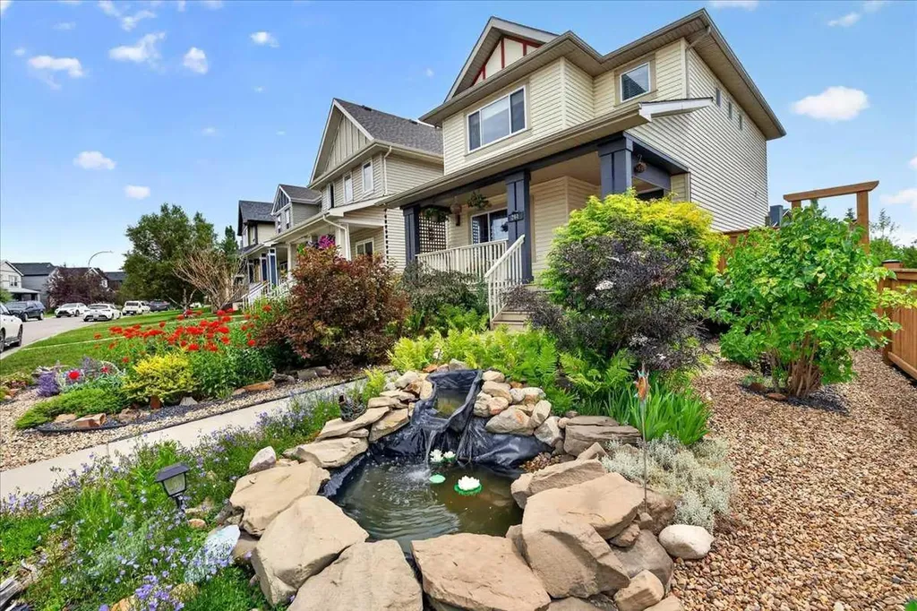261 Copperstone Gardens SE Calgary AB T2Z 0L2