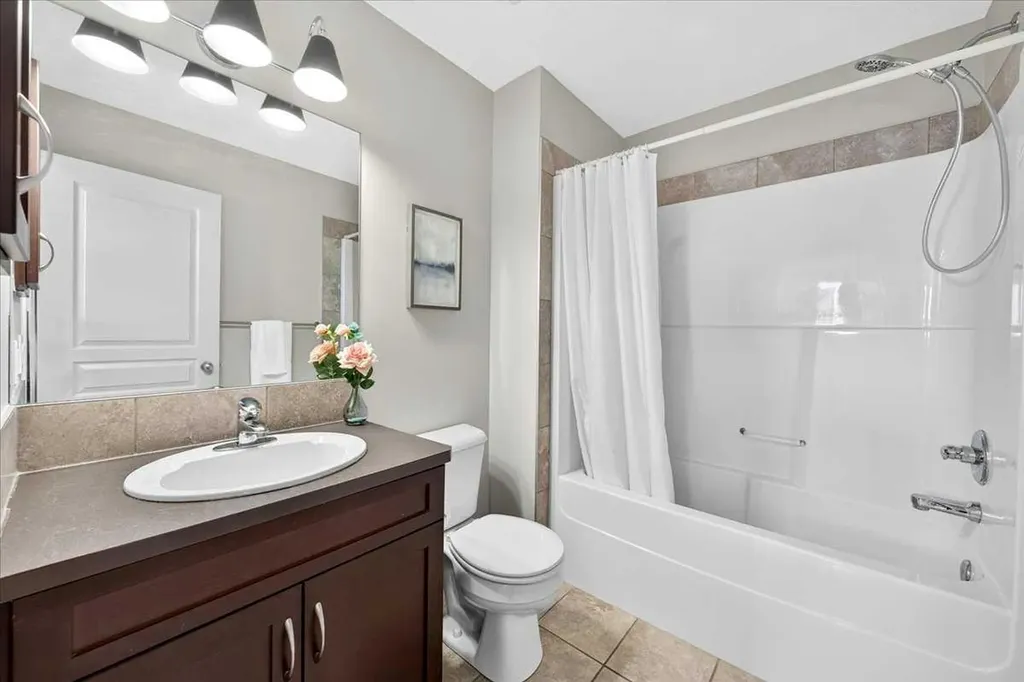 261 Copperstone Gardens SE Calgary AB T2Z 0L2