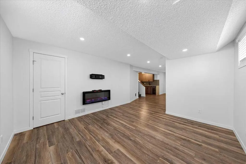 261 Copperstone Gardens SE Calgary AB T2Z 0L2