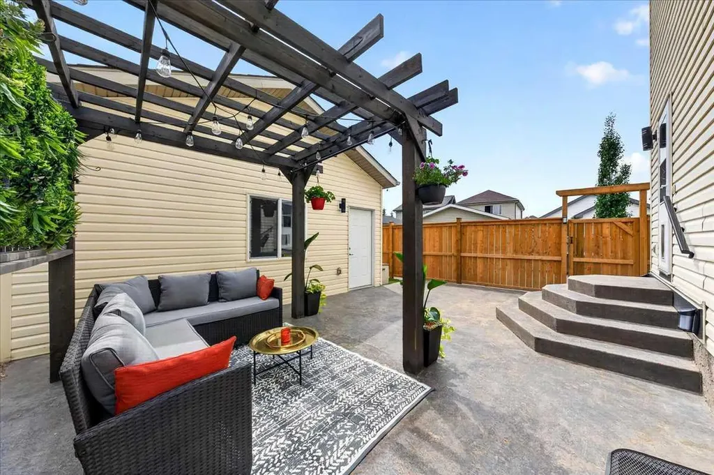261 Copperstone Gardens SE Calgary AB T2Z 0L2