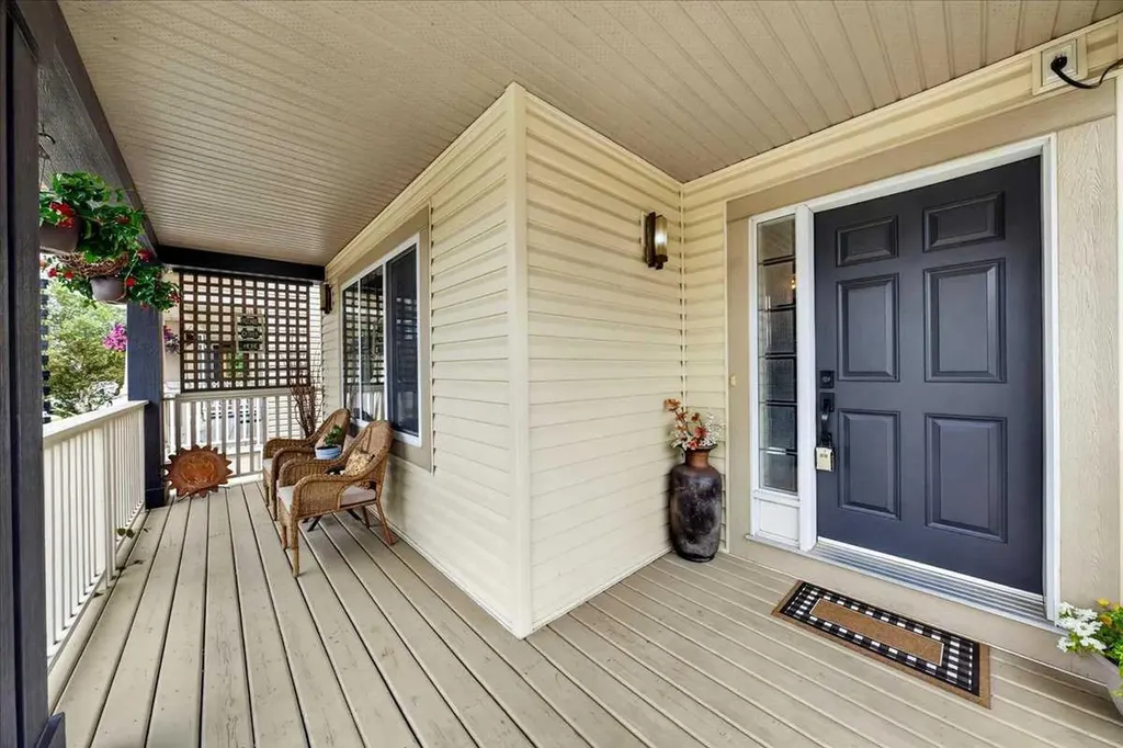 261 Copperstone Gardens SE Calgary AB T2Z 0L2