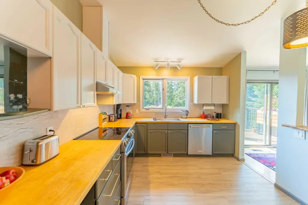 213 Lady Macdonald Drive Canmore AB T1W1H2