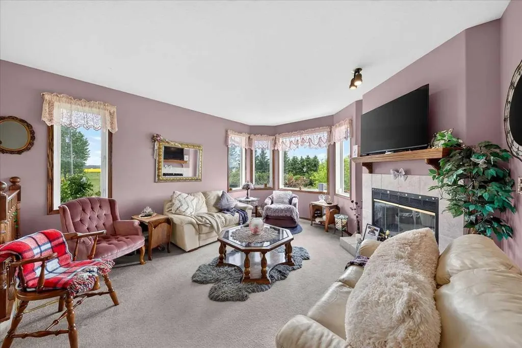 32442 Range Road 40 Rural Mountain View County AB T4H4C3