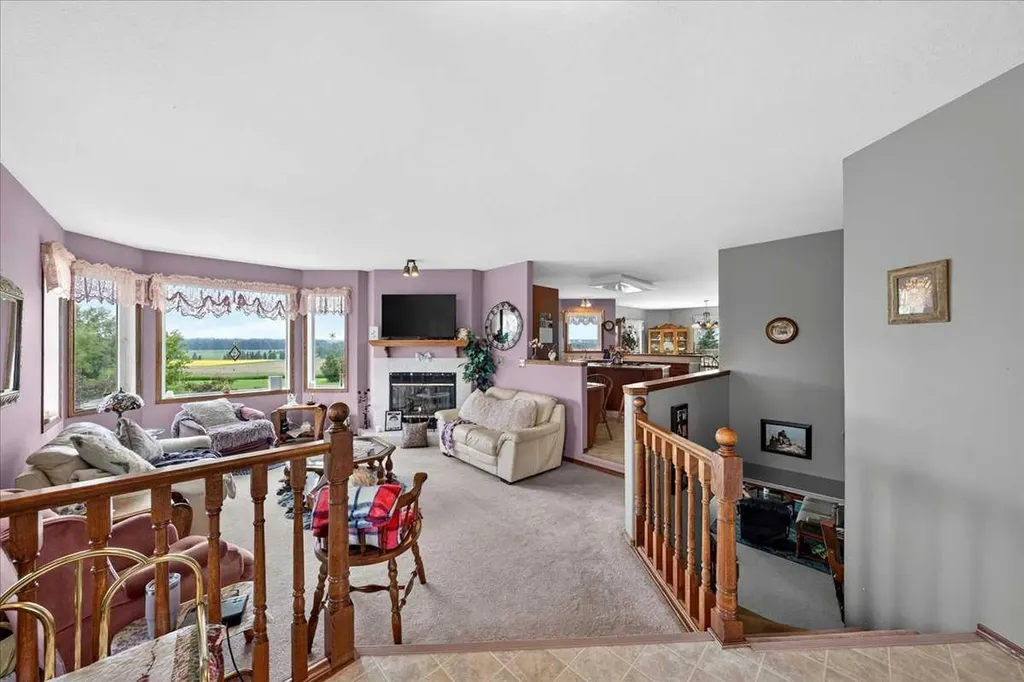 32442 Range Road 40 Rural Mountain View County AB T4H4C3