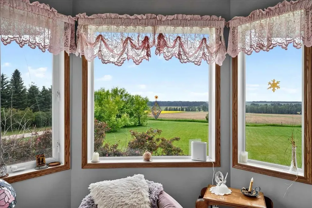 32442 Range Road 40 Rural Mountain View County AB T4H4C3