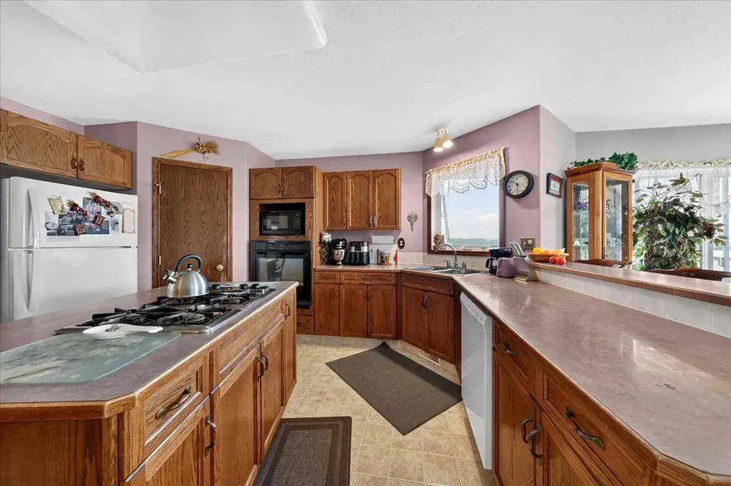 32442 Range Road 40 Rural Mountain View County AB T4H4C3