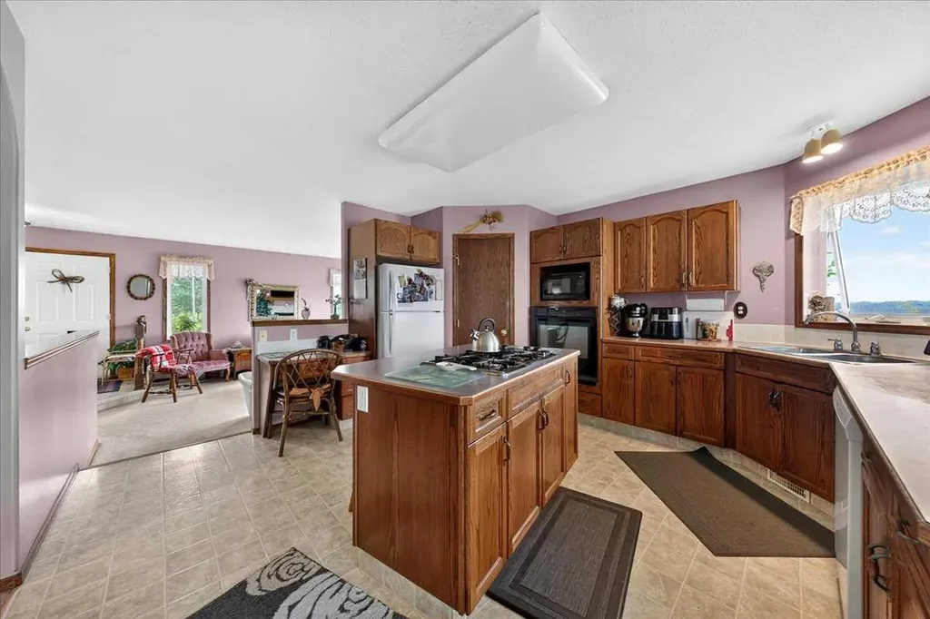 32442 Range Road 40 Rural Mountain View County AB T4H4C3