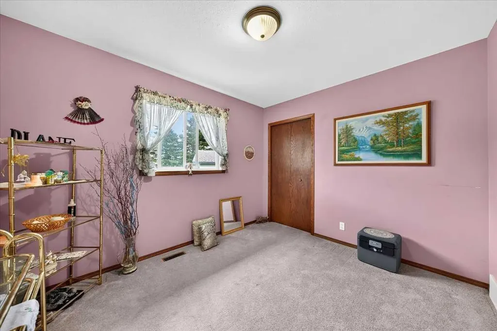 32442 Range Road 40 Rural Mountain View County AB T4H4C3