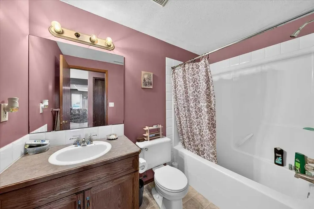 32442 Range Road 40 Rural Mountain View County AB T4H4C3