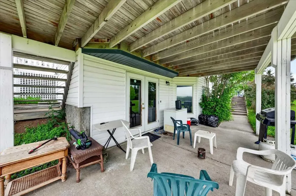 32442 Range Road 40 Rural Mountain View County AB T4H4C3