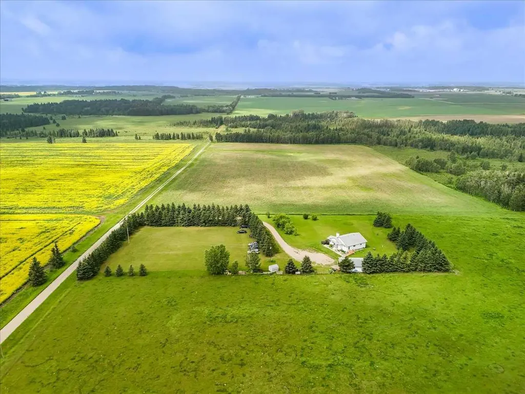 32442 Range Road 40 Rural Mountain View County AB T4H4C3