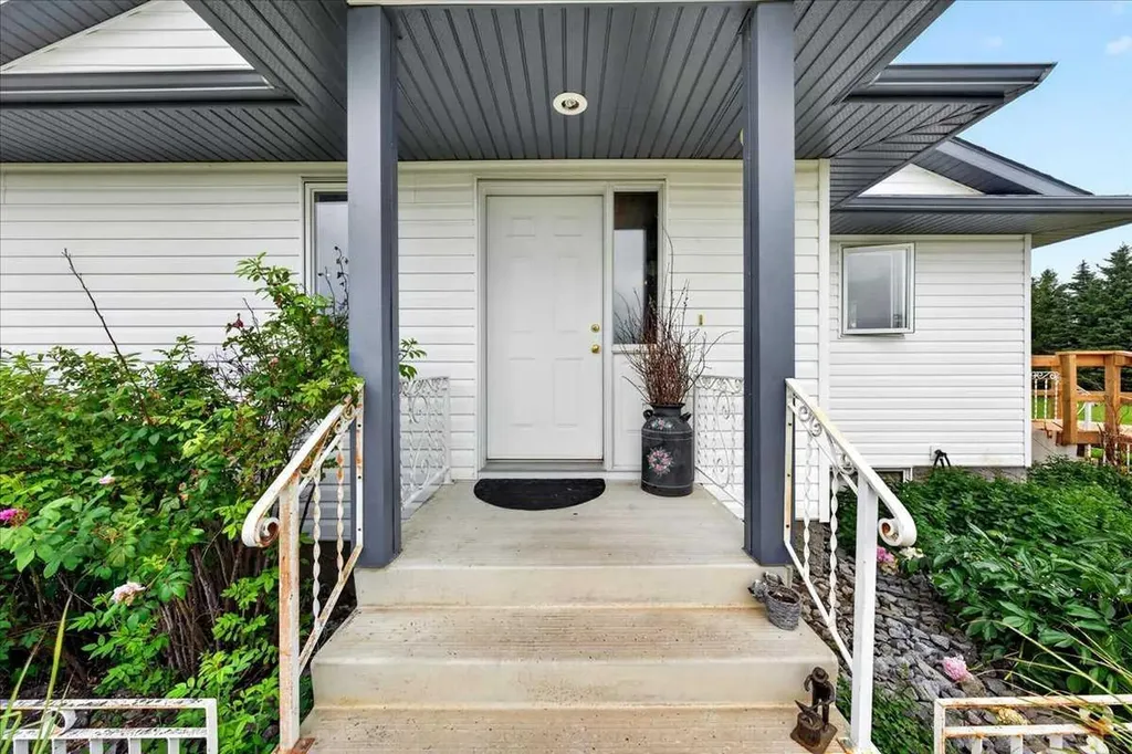 32442 Range Road 40 Rural Mountain View County AB T4H4C3