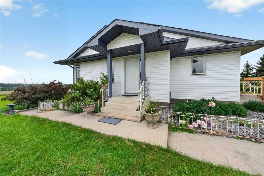 32442 Range Road 40 Rural Mountain View County AB T4H4C3