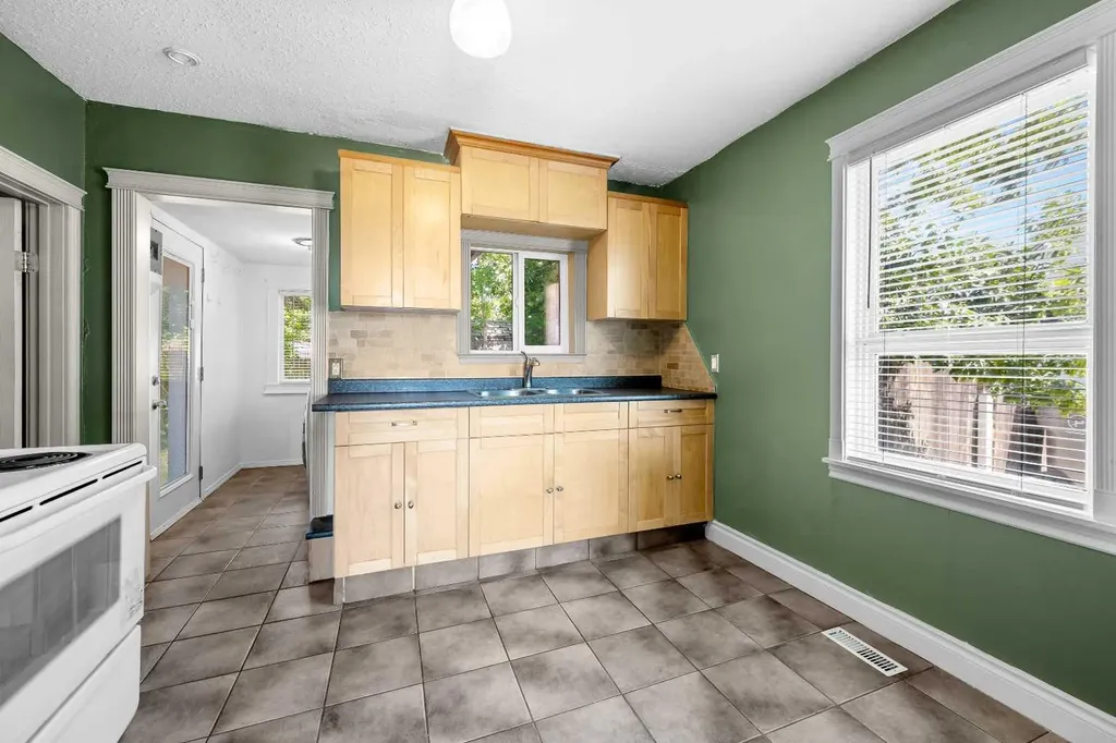 5108 54 Street Lloydminster AB T9V 0S1
