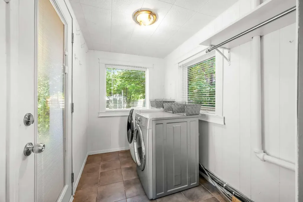 5108 54 Street Lloydminster AB T9V 0S1