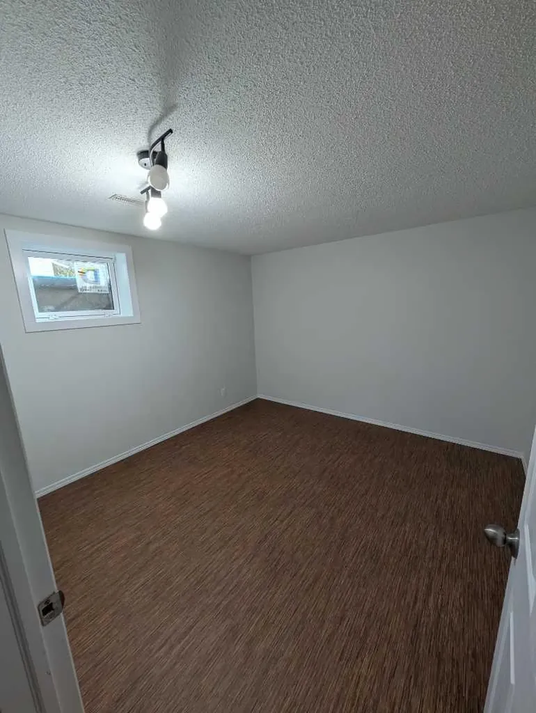 1033 Elliot Road S Lethbridge AB T1K 3V2
