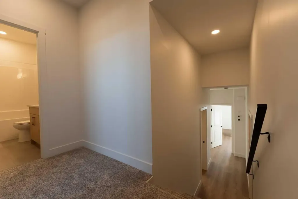 3076 21 Street Coaldale AB T1M 0G1