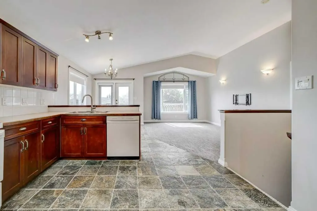 187 Cowichan Court W Lethbridge AB T1K 7T7