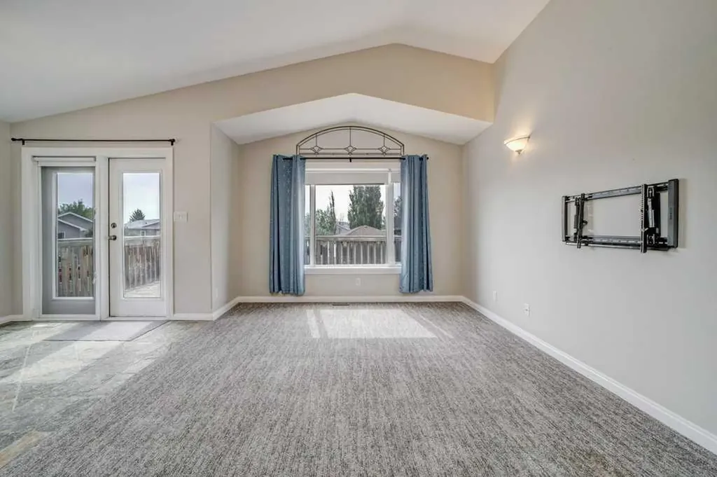 187 Cowichan Court W Lethbridge AB T1K 7T7