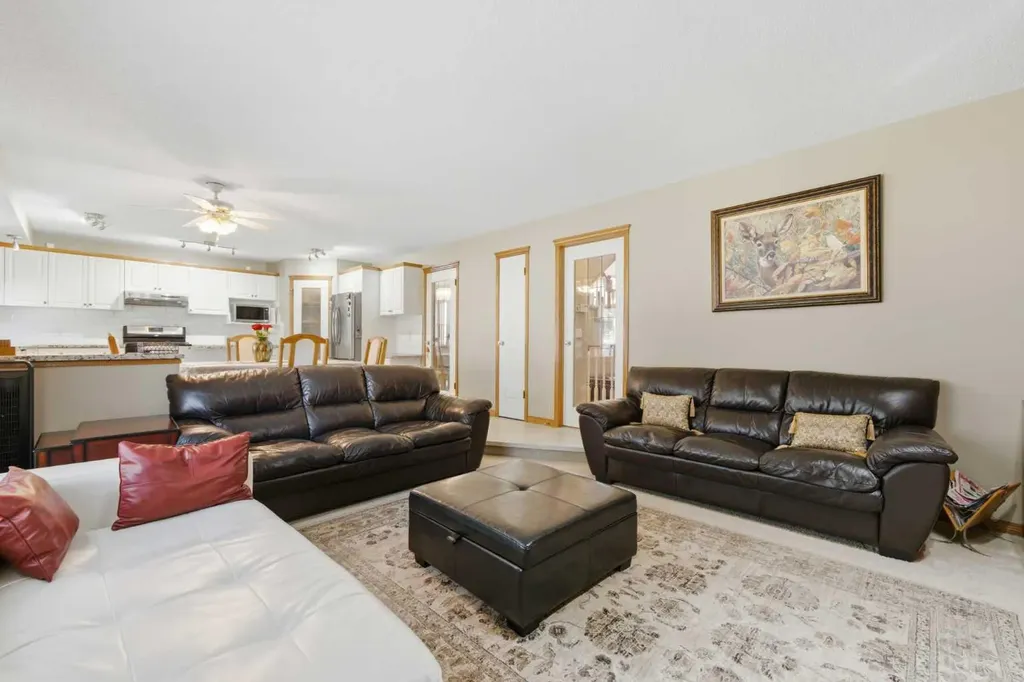 71 Woodpark Close SW Calgary AB T2W 6G9