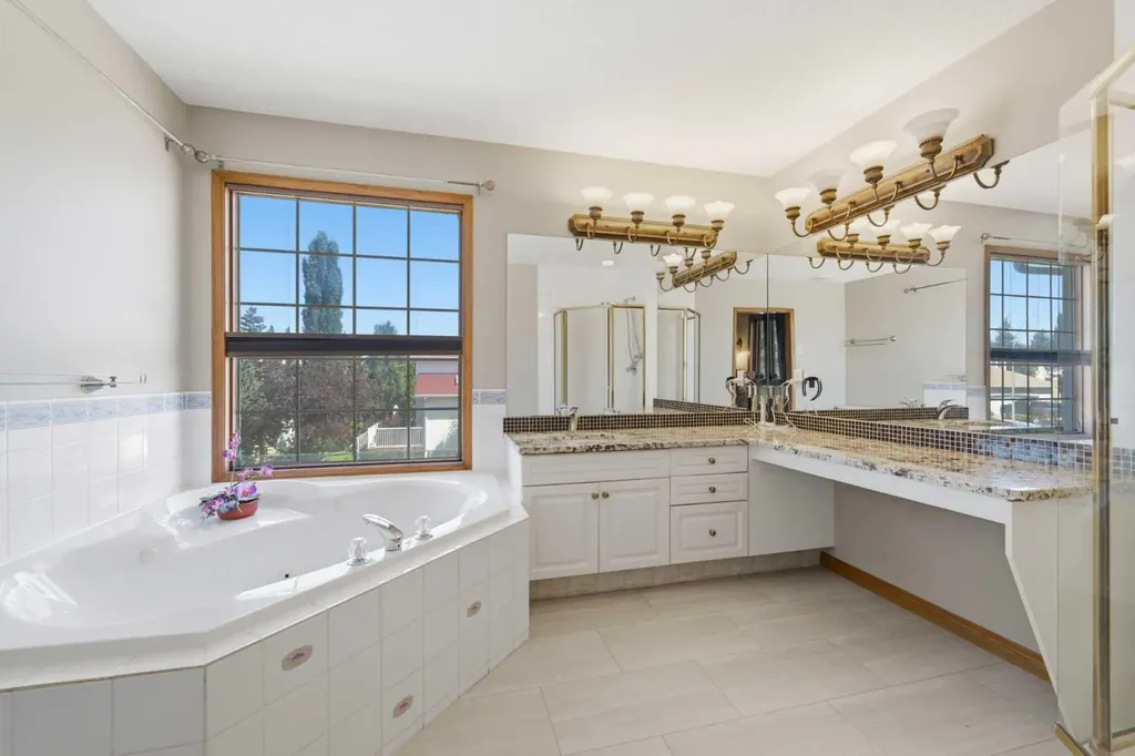 71 Woodpark Close SW Calgary AB T2W 6G9