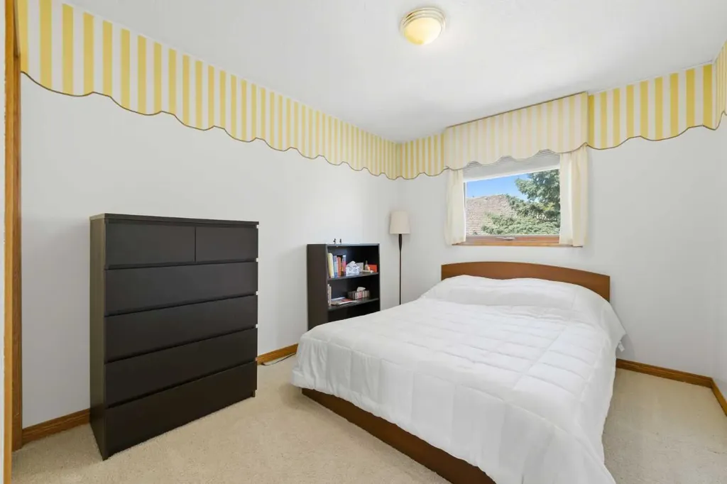 71 Woodpark Close SW Calgary AB T2W 6G9