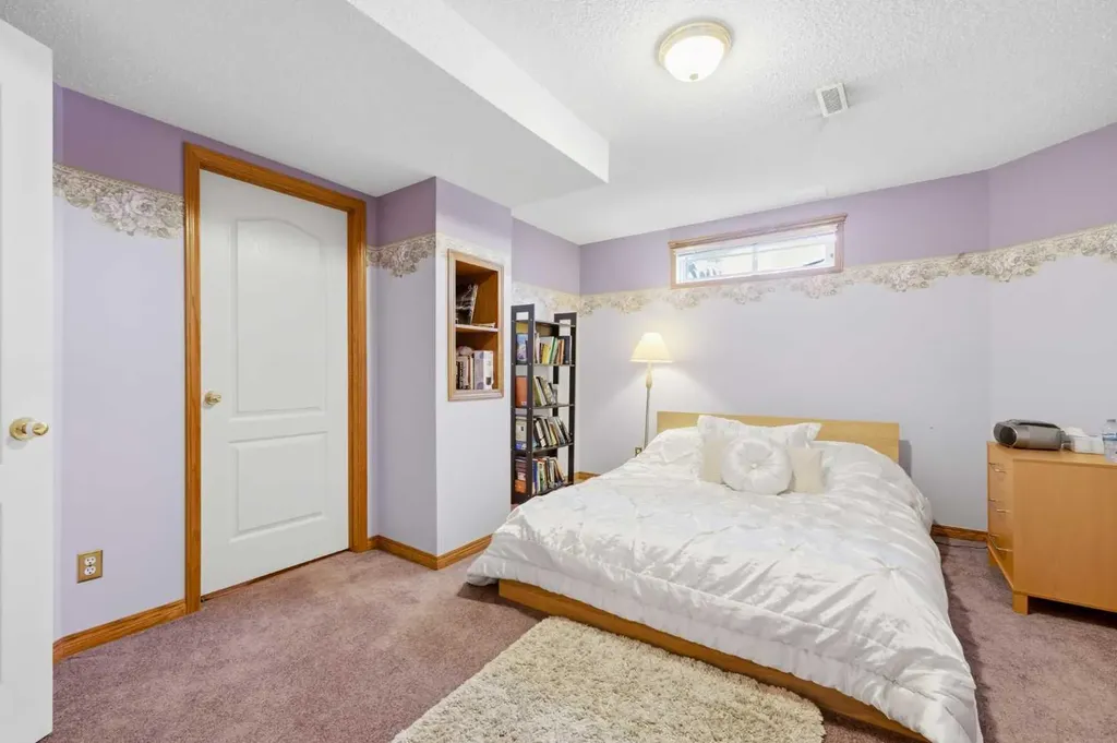 71 Woodpark Close SW Calgary AB T2W 6G9