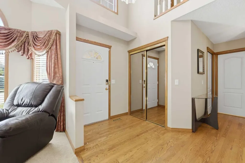 71 Woodpark Close SW Calgary AB T2W 6G9