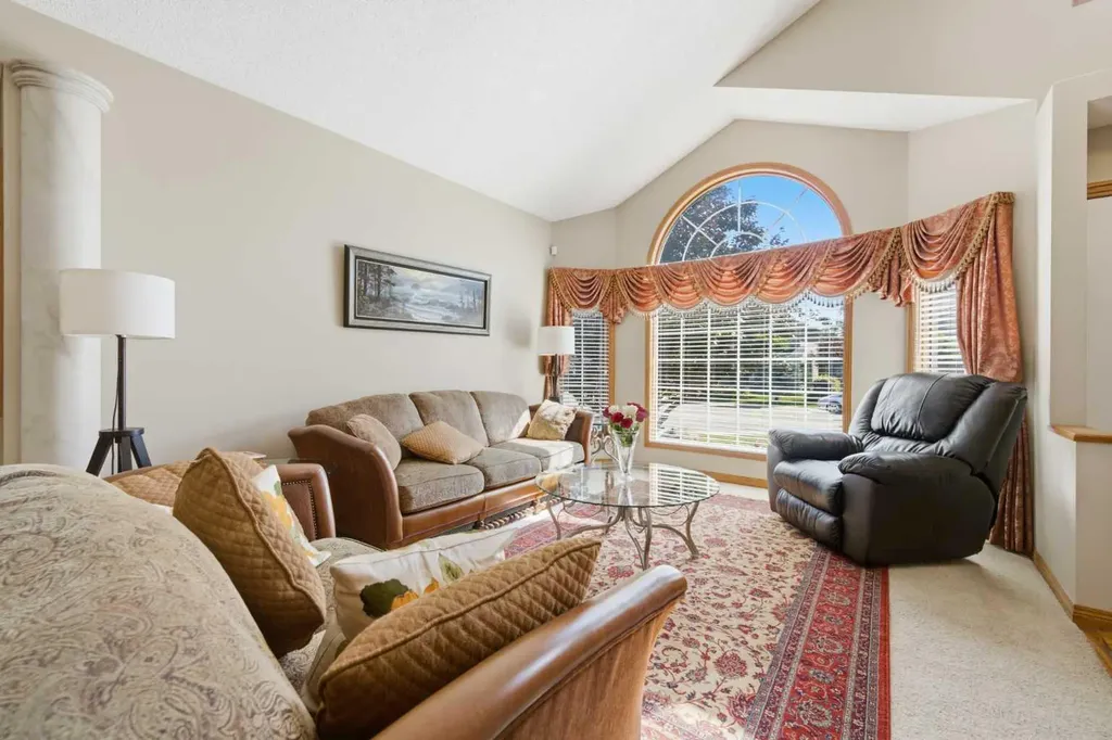 71 Woodpark Close SW Calgary AB T2W 6G9