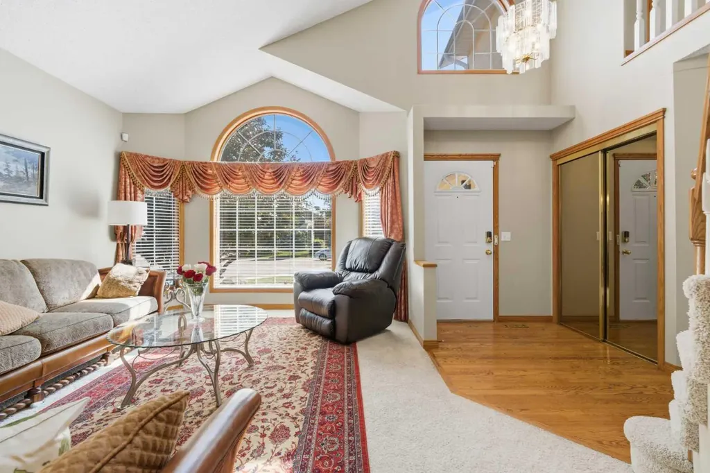 71 Woodpark Close SW Calgary AB T2W 6G9