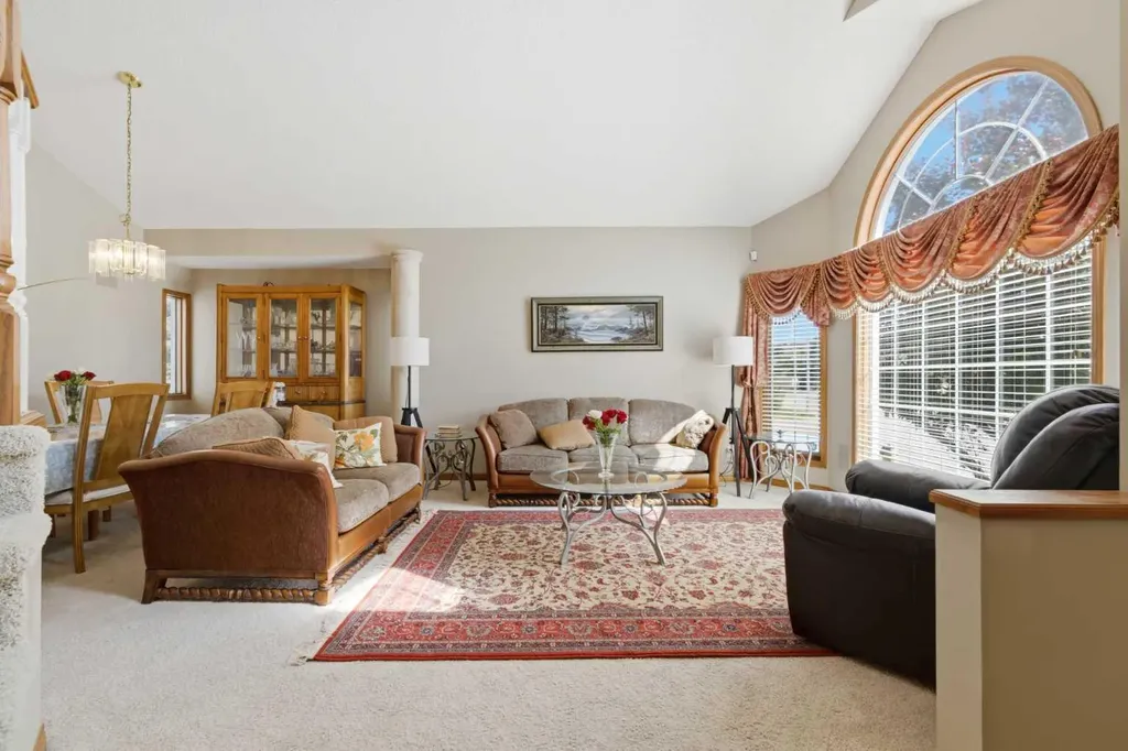 71 Woodpark Close SW Calgary AB T2W 6G9