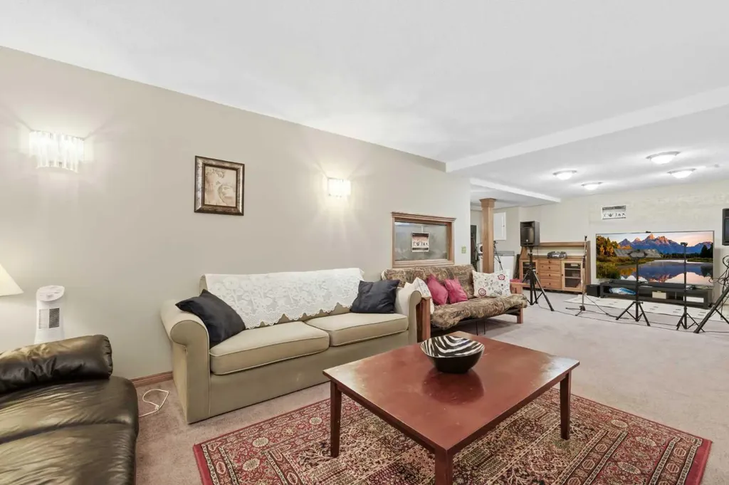 71 Woodpark Close SW Calgary AB T2W 6G9