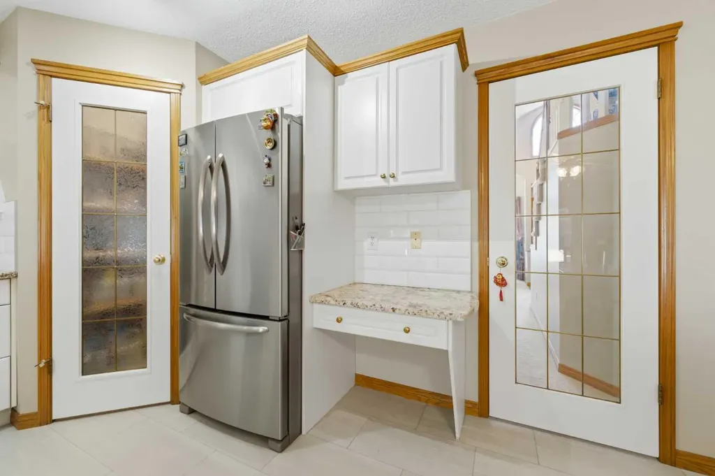 71 Woodpark Close SW Calgary AB T2W 6G9