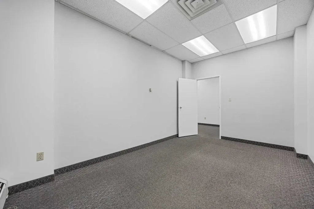 4603 Varsity Drive NW Calgary AB T3A 2V7
