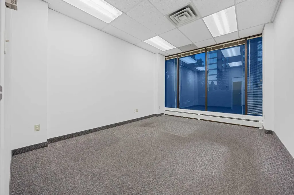 4603 Varsity Drive NW Calgary AB T3A 2V7