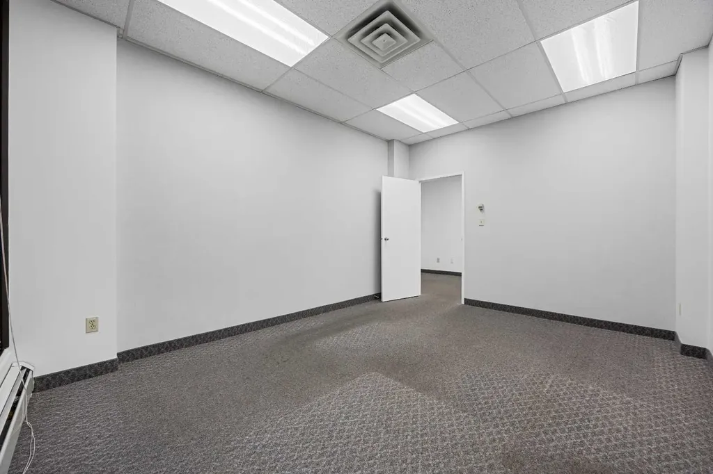 4603 Varsity Drive NW Calgary AB T3A 2V7