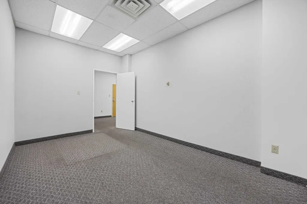 4603 Varsity Drive NW Calgary AB T3A 2V7