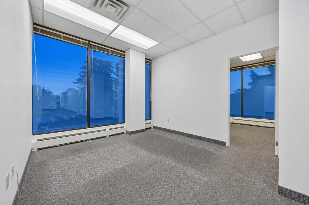 4603 Varsity Drive NW Calgary AB T3A 2V7