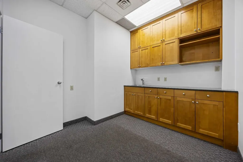 4603 Varsity Drive NW Calgary AB T3A 2V7