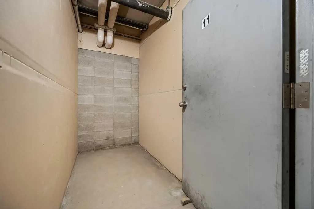 4603 Varsity Drive NW Calgary AB T3A 2V7
