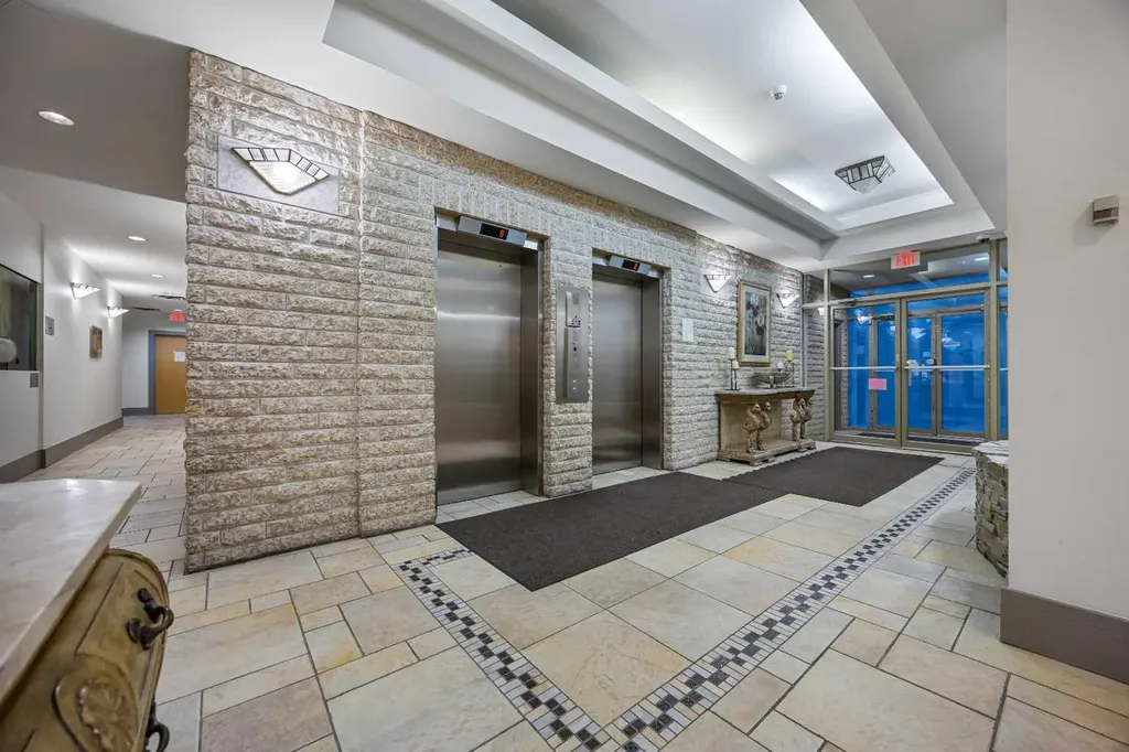 4603 Varsity Drive NW Calgary AB T3A 2V7