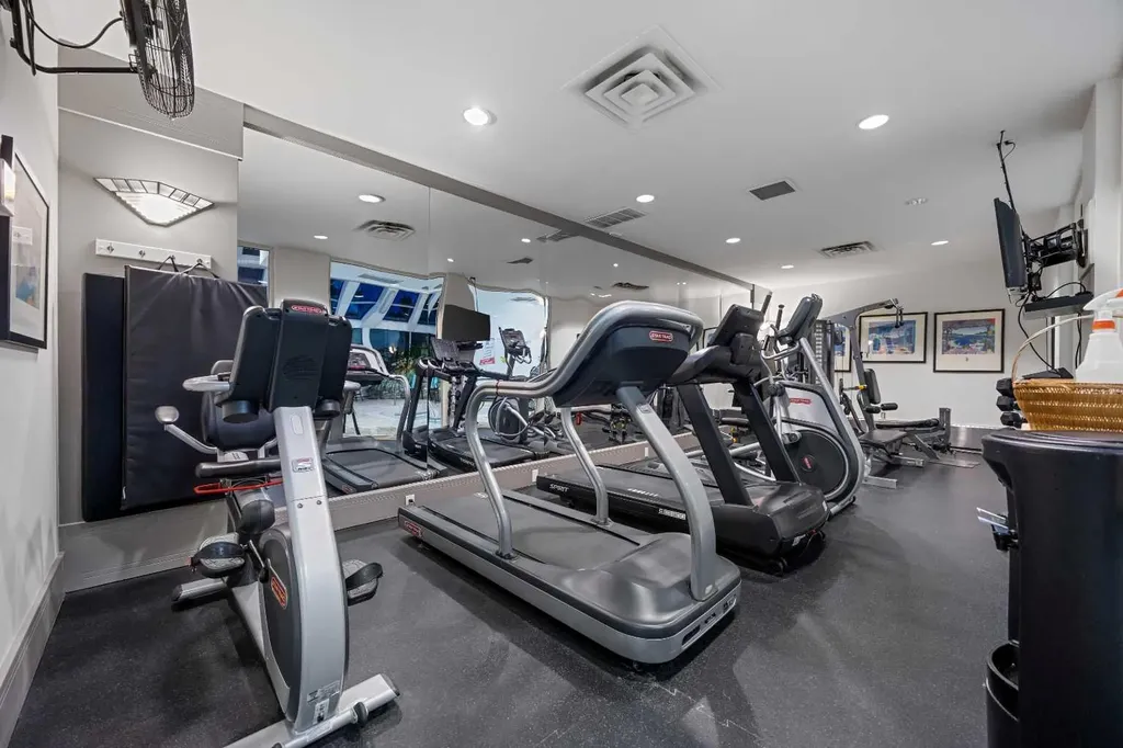 4603 Varsity Drive NW Calgary AB T3A 2V7