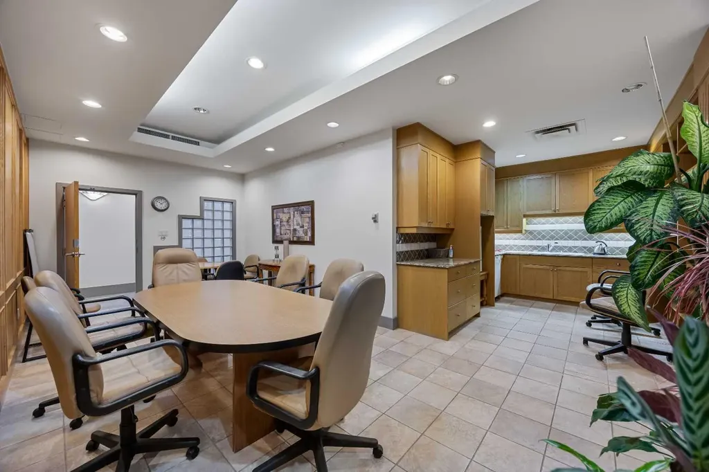 4603 Varsity Drive NW Calgary AB T3A 2V7