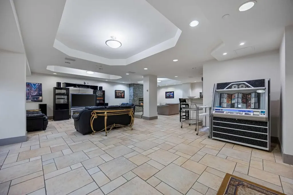 4603 Varsity Drive NW Calgary AB T3A 2V7