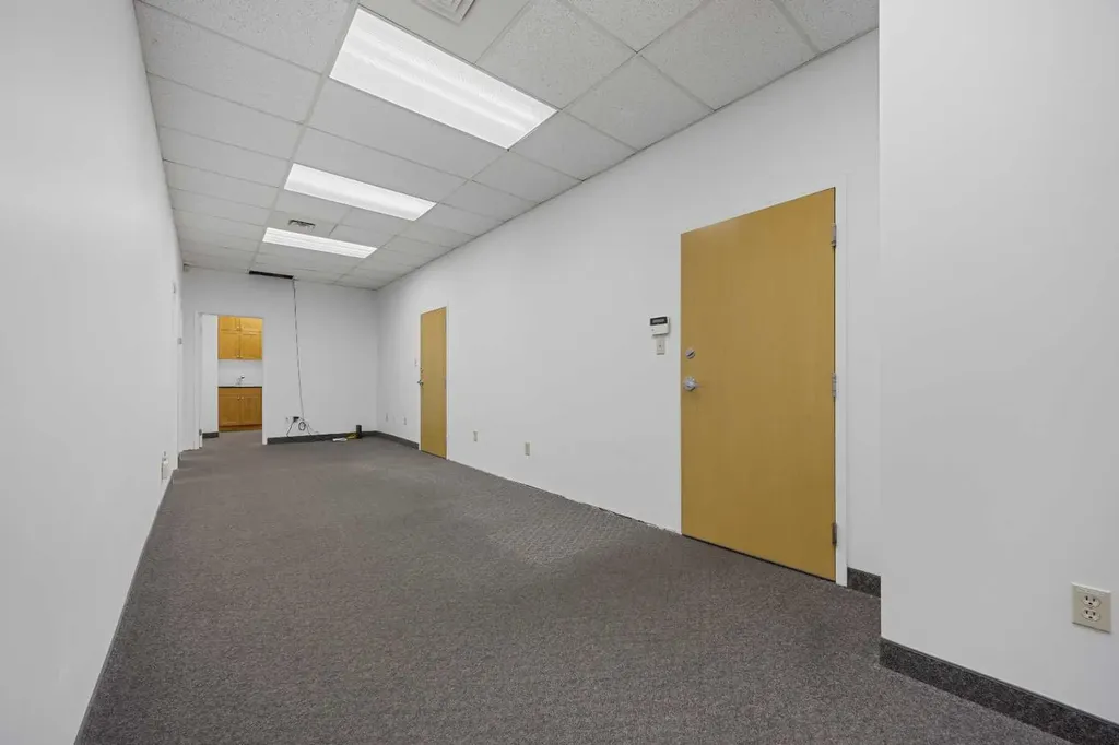 4603 Varsity Drive NW Calgary AB T3A 2V7