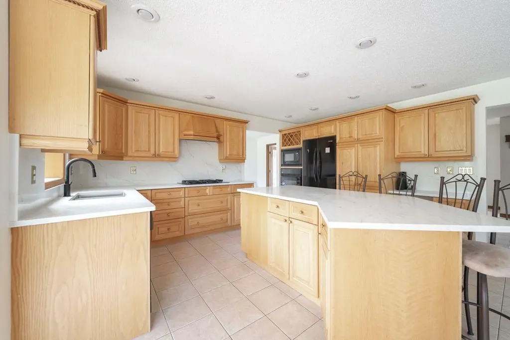 118 Dickins Close Fort Mcmurray AB T9K 1X5