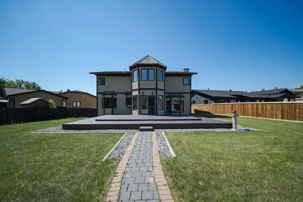 118 Dickins Close Fort Mcmurray AB T9K 1X5