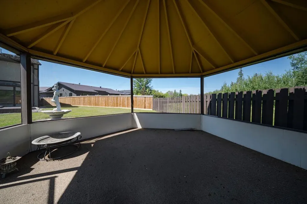 118 Dickins Close Fort Mcmurray AB T9K 1X5
