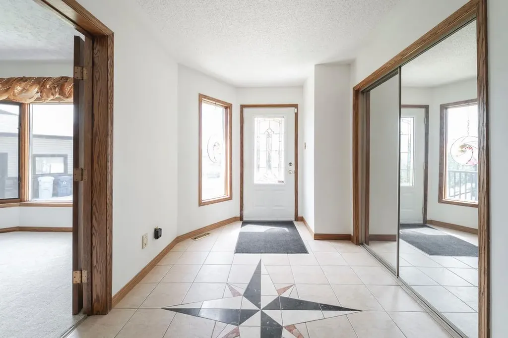 118 Dickins Close Fort Mcmurray AB T9K 1X5