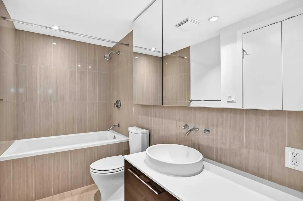 901 10 Avenue SW Calgary AB T2R 0B5